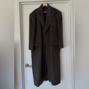 Women Oversized Down Coat — New
Elegant brown-grey tone